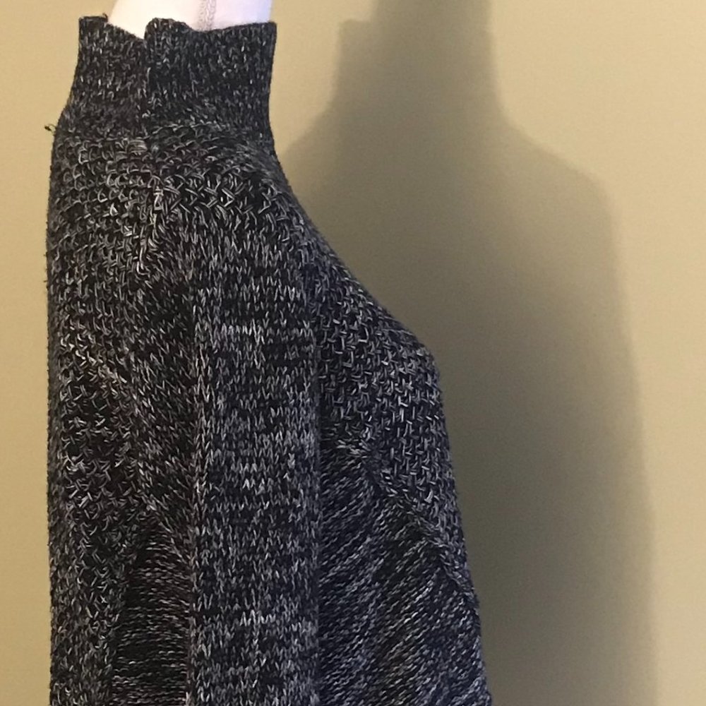 Chic 525 America High-Low Turtleneck